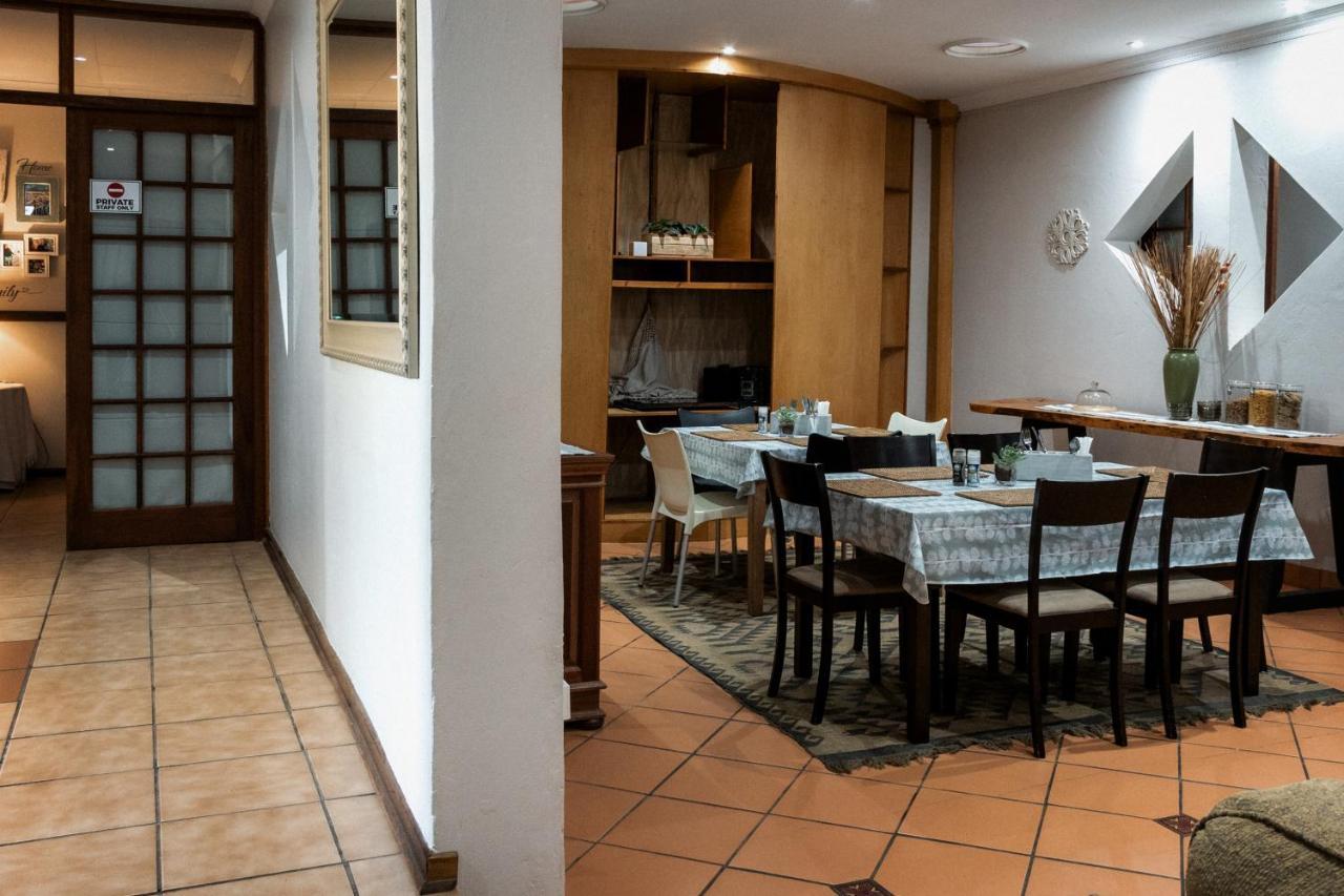 Park Living Guesthouse Bloemfontein Extérieur photo